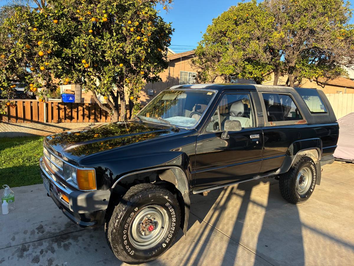 Toyota-4runner-1989-black-17