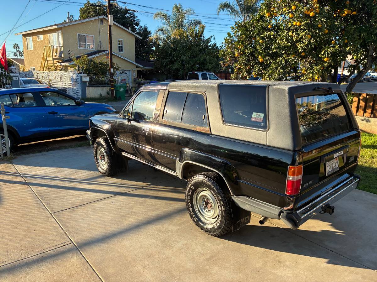Toyota-4runner-1989-black-2