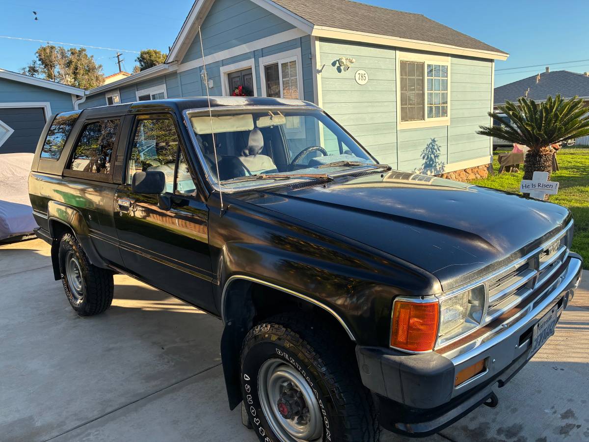 Toyota-4runner-1989-black-4