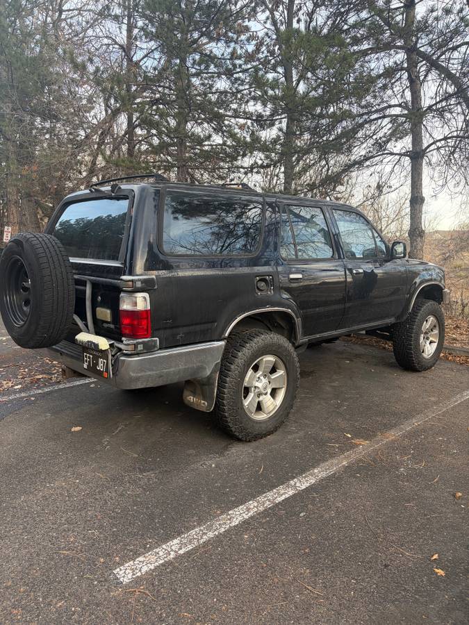 Toyota-4runner-1990-black-1