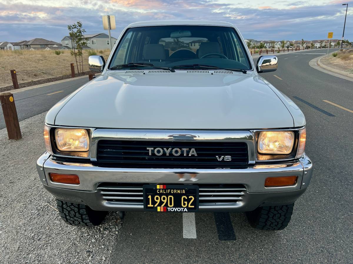 Toyota-4runner-1990-white-10