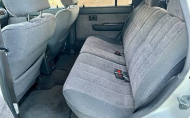 Toyota-4runner-1990-white-15