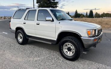 Toyota-4runner-1990-white