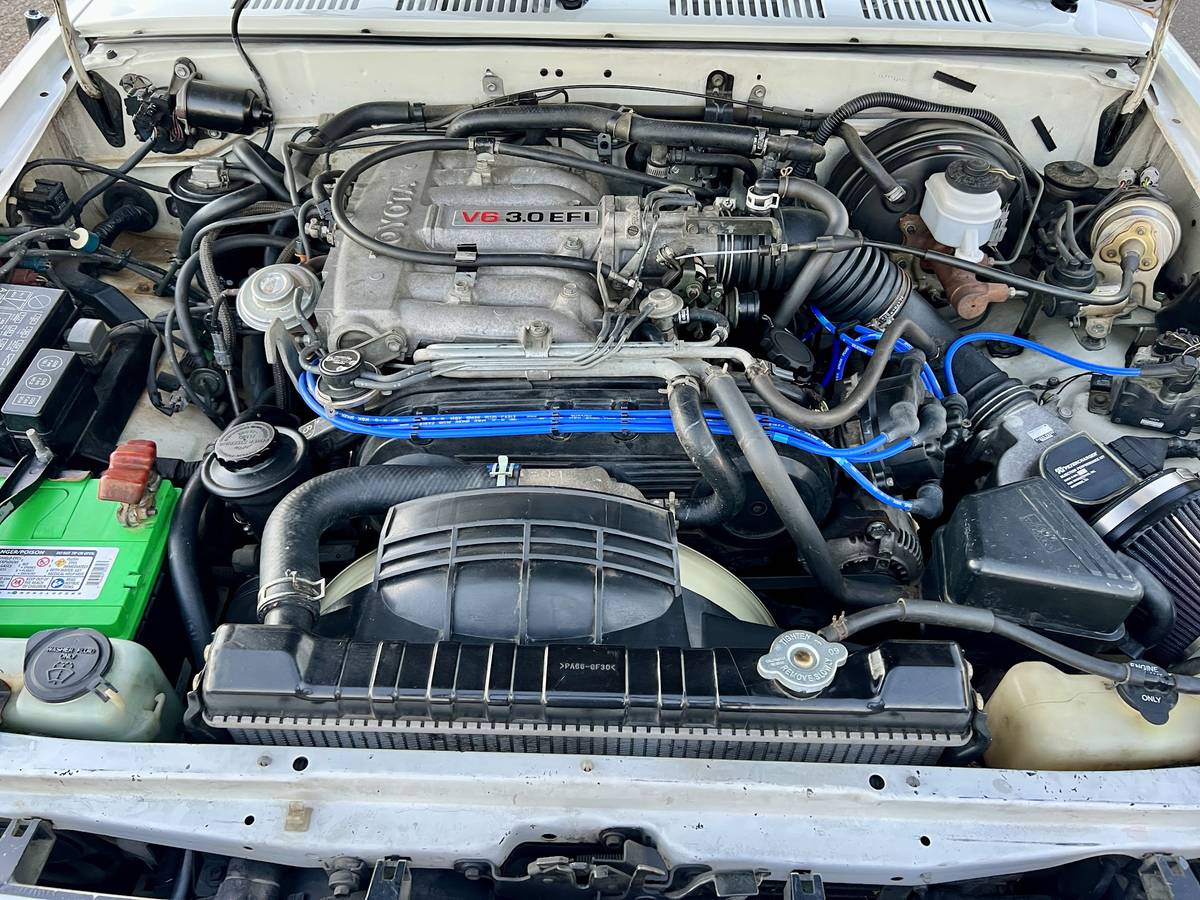 Toyota-4runner-1990-white-4