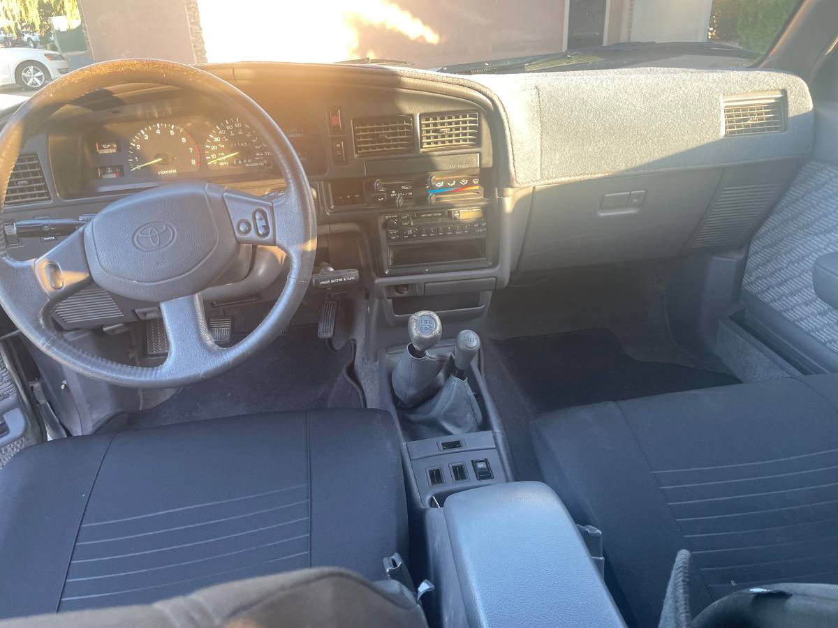 Toyota-4runner-1994-grey-6
