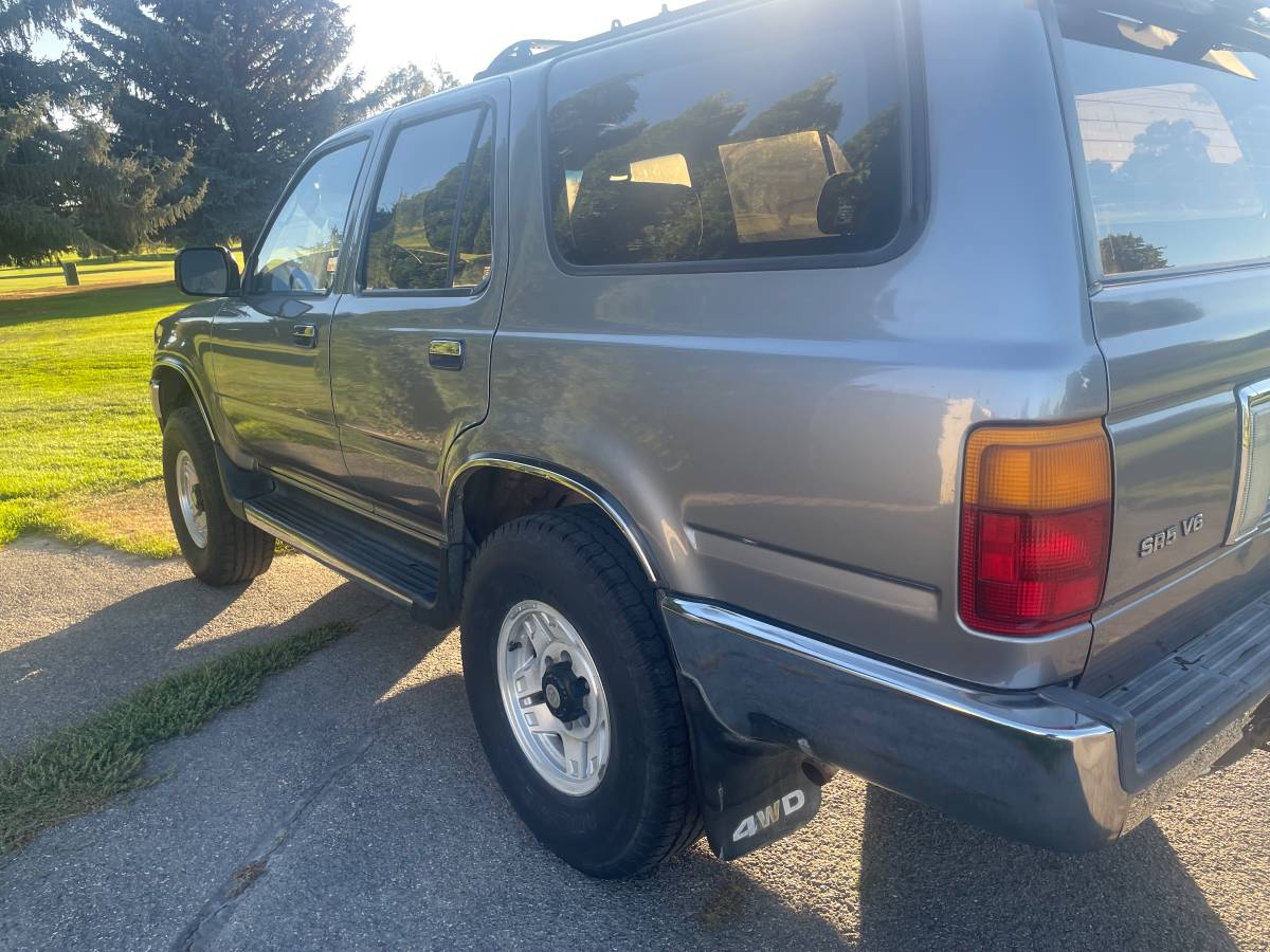 Toyota-4runner-1994-grey-8
