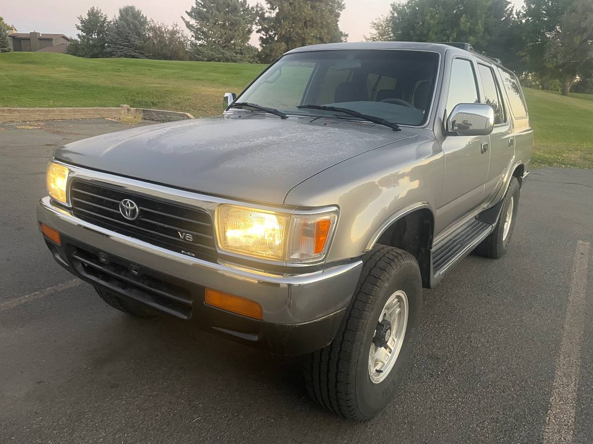 Toyota-4runner-1994-grey