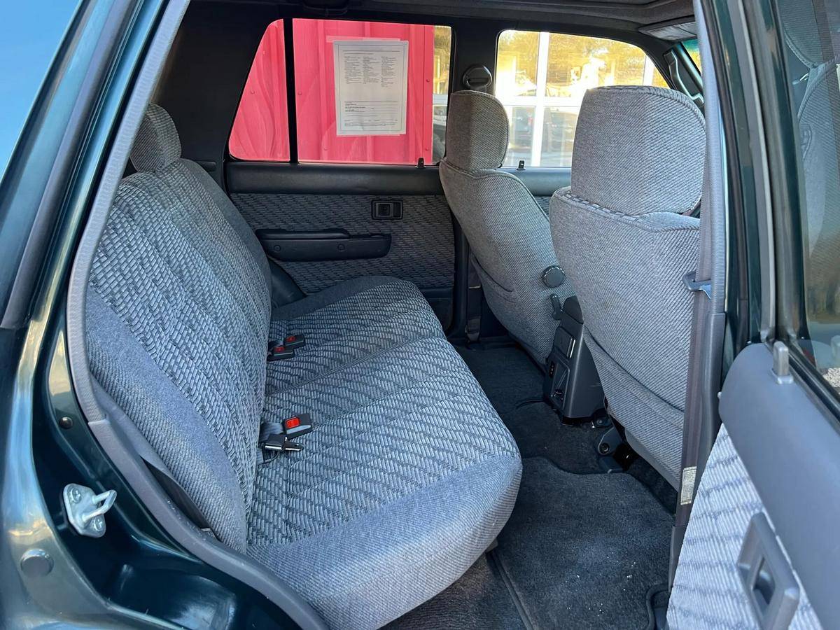 Toyota-4runner-1995-green-14