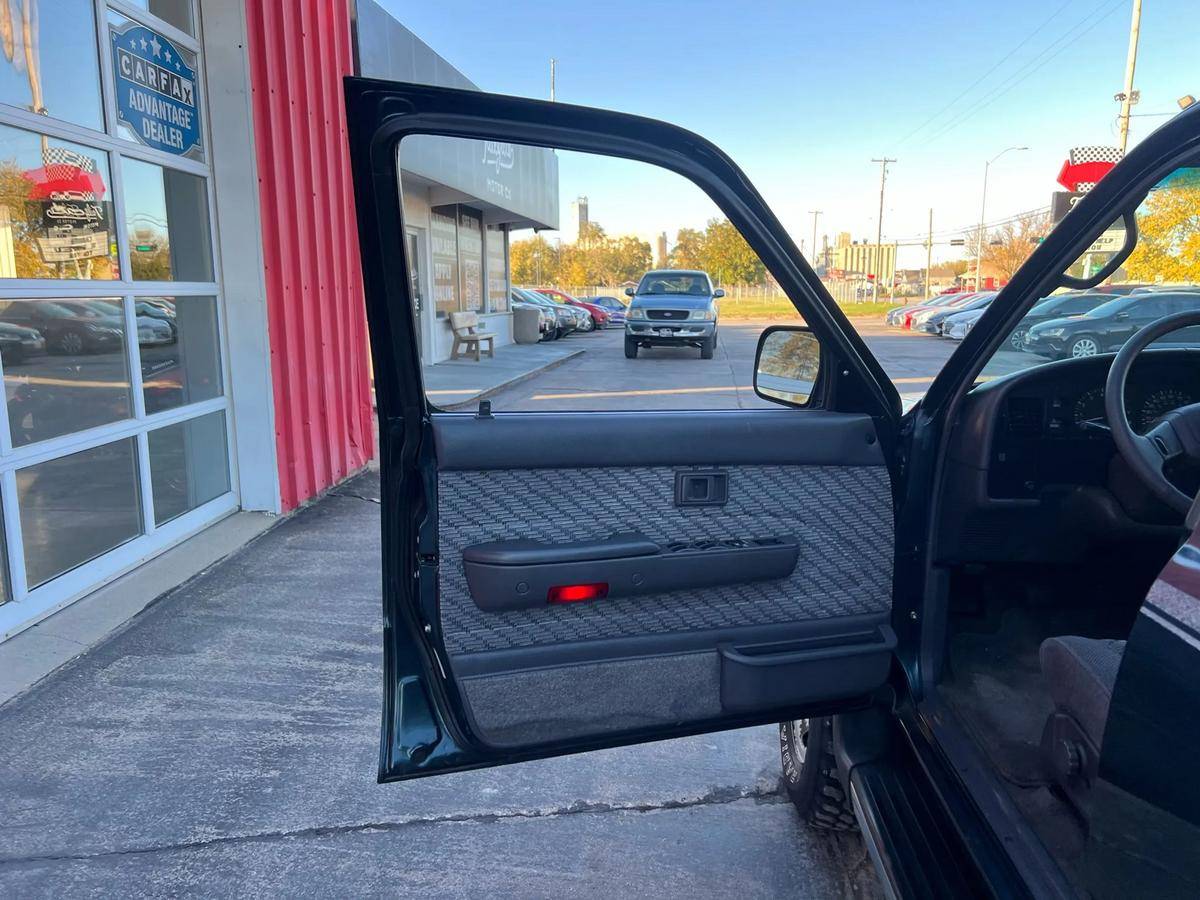 Toyota-4runner-1995-green-7