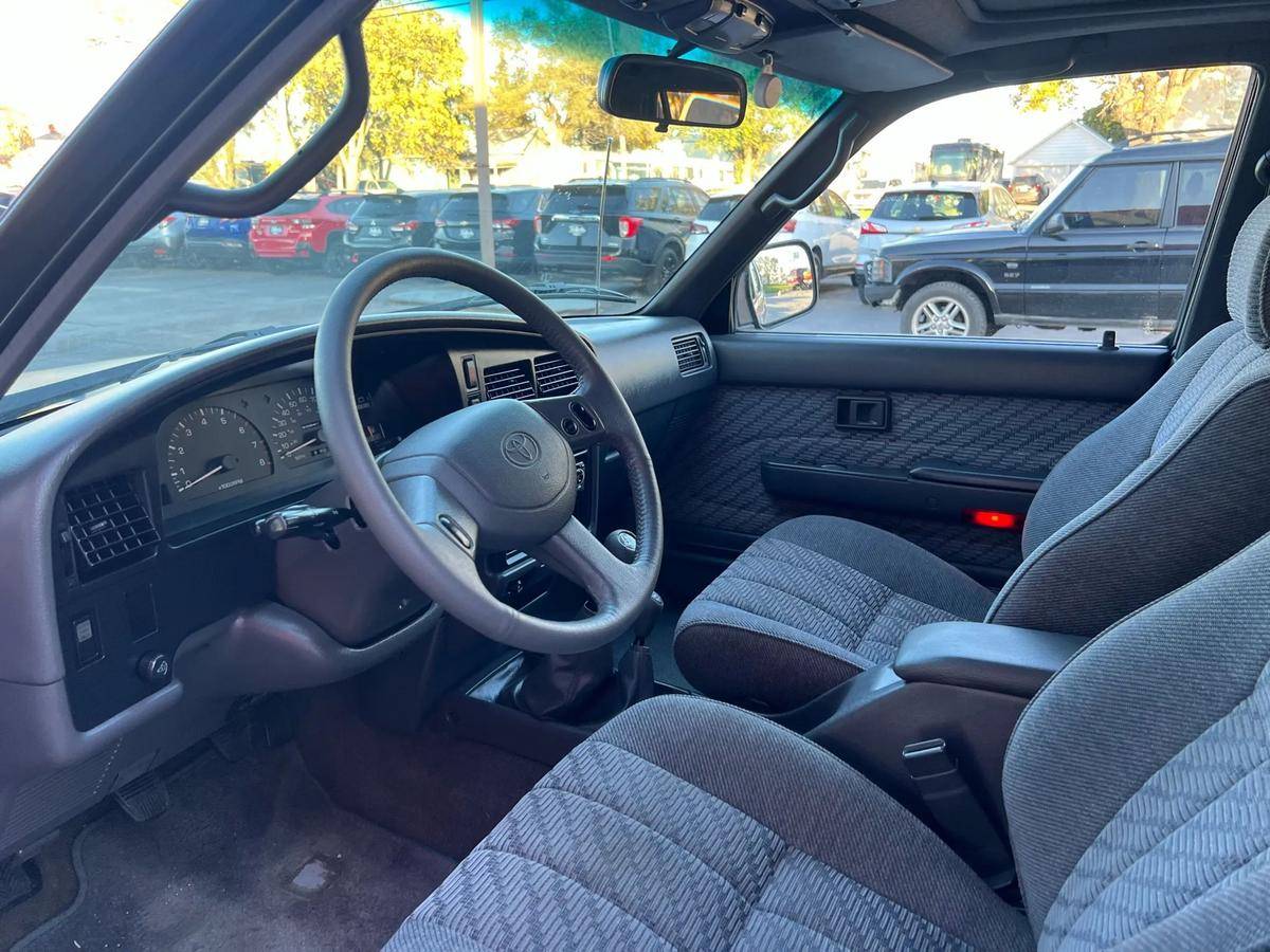 Toyota-4runner-1995-green-8