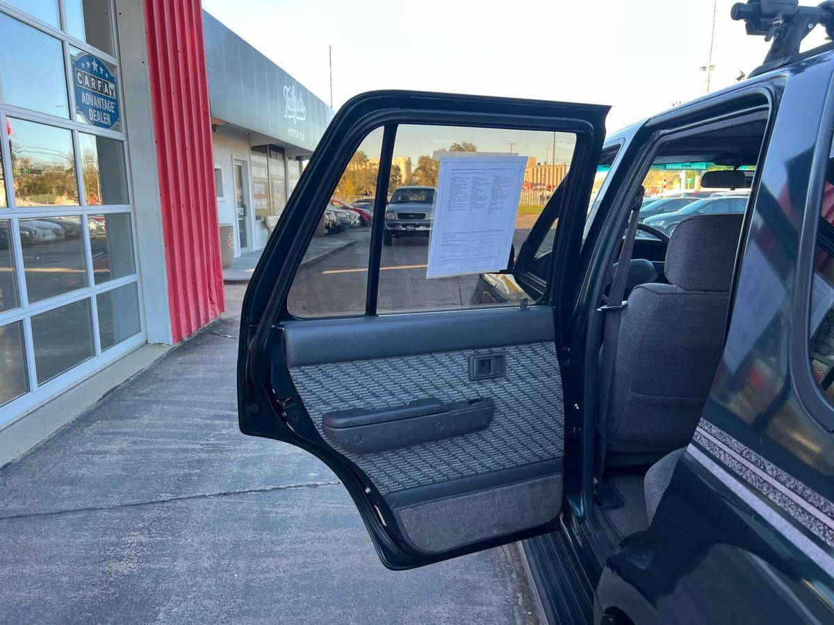 Toyota-4runner-1995-green-9
