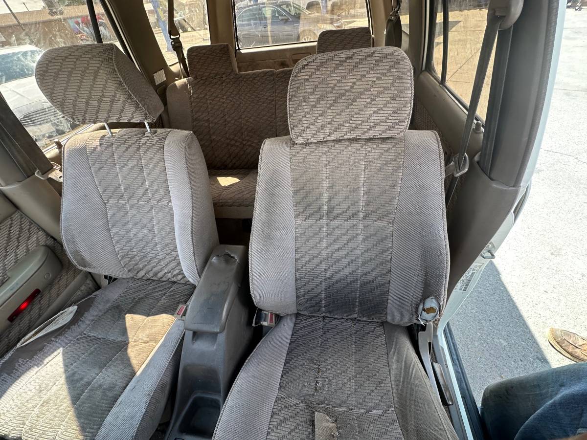 Toyota-4runner-1995-white-8