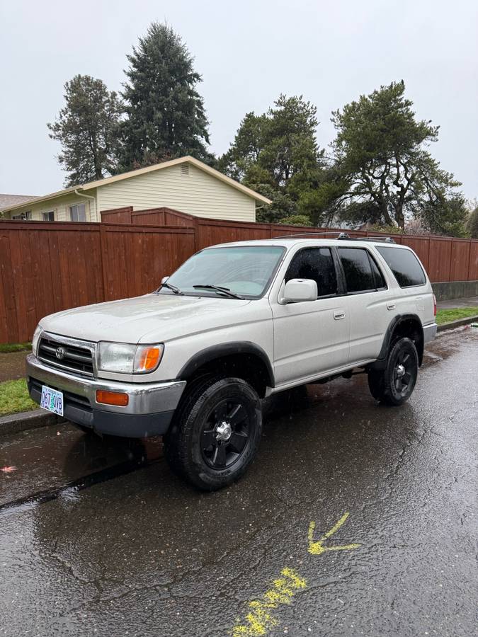 Toyota-4runner-1996-silver-2