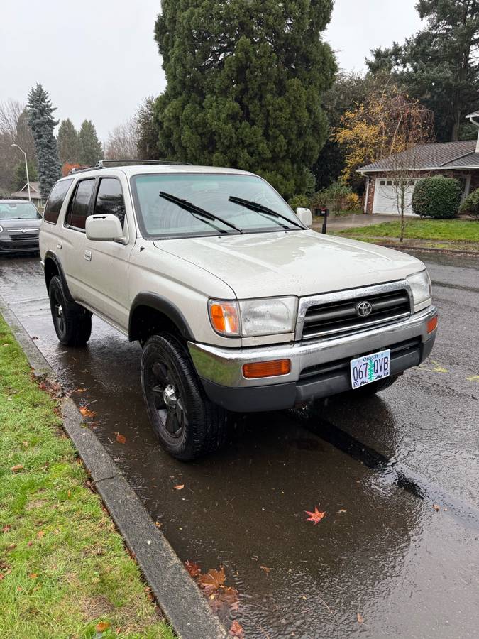 Toyota-4runner-1996-silver-9