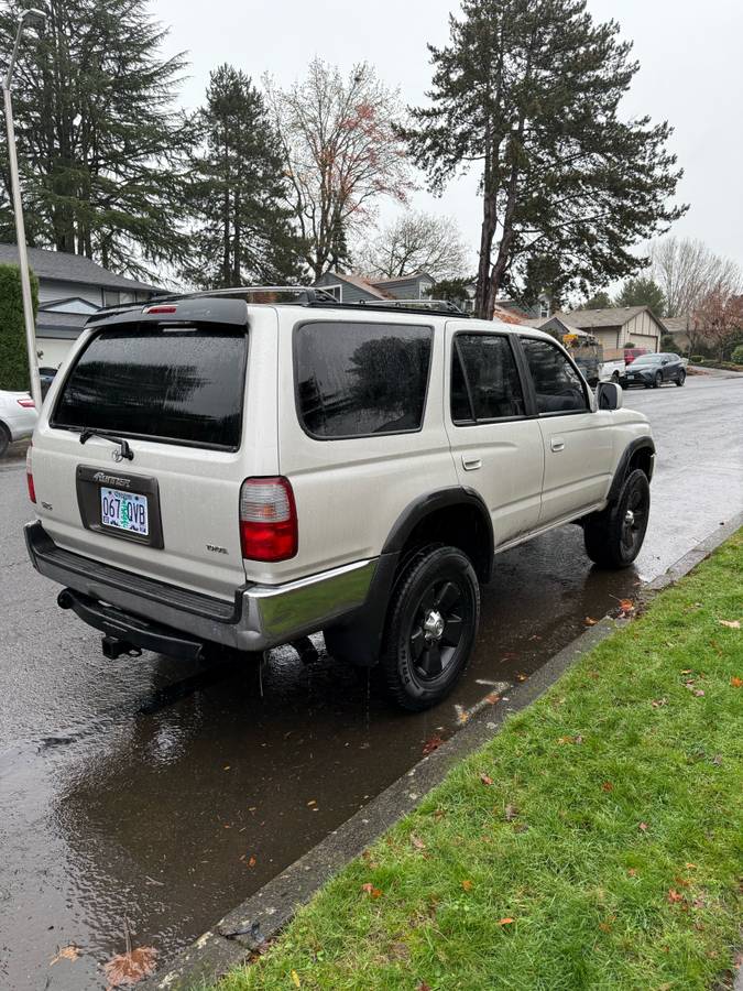 Toyota-4runner-1996-silver