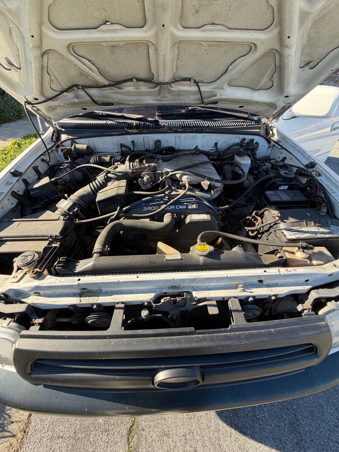 Toyota-4runner-1996-white-3