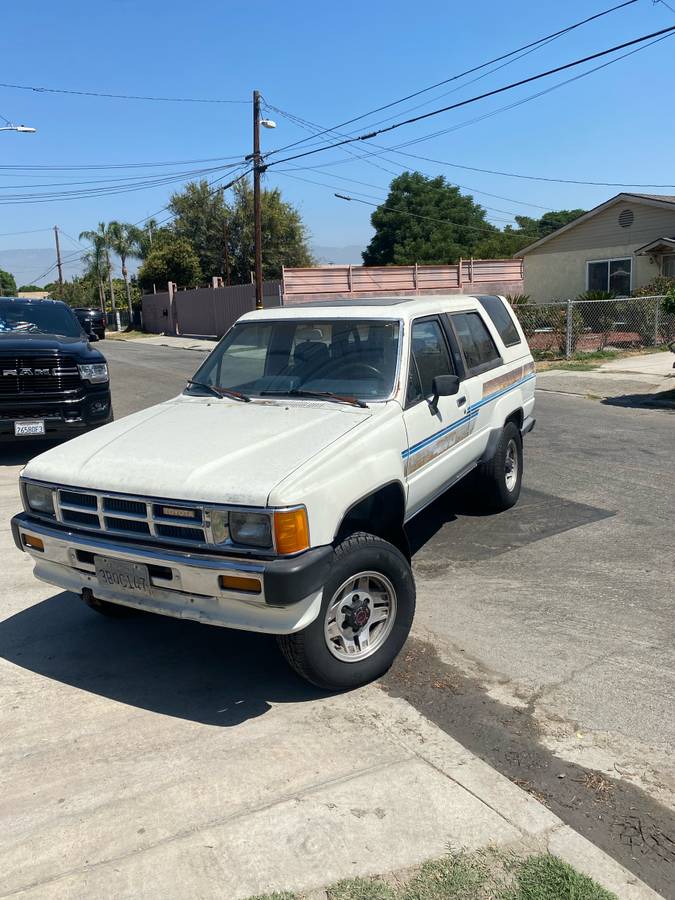 Toyota-4runner-sr5-1986-3