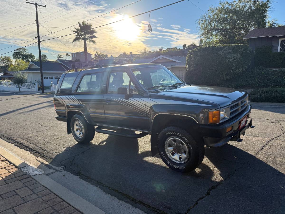 Toyota-4runner-sr5-1987-3