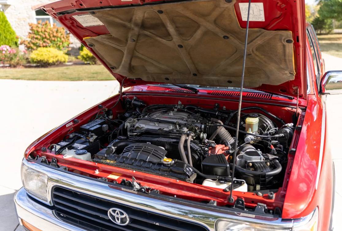 Toyota-4runner-sr5-1993-red-13