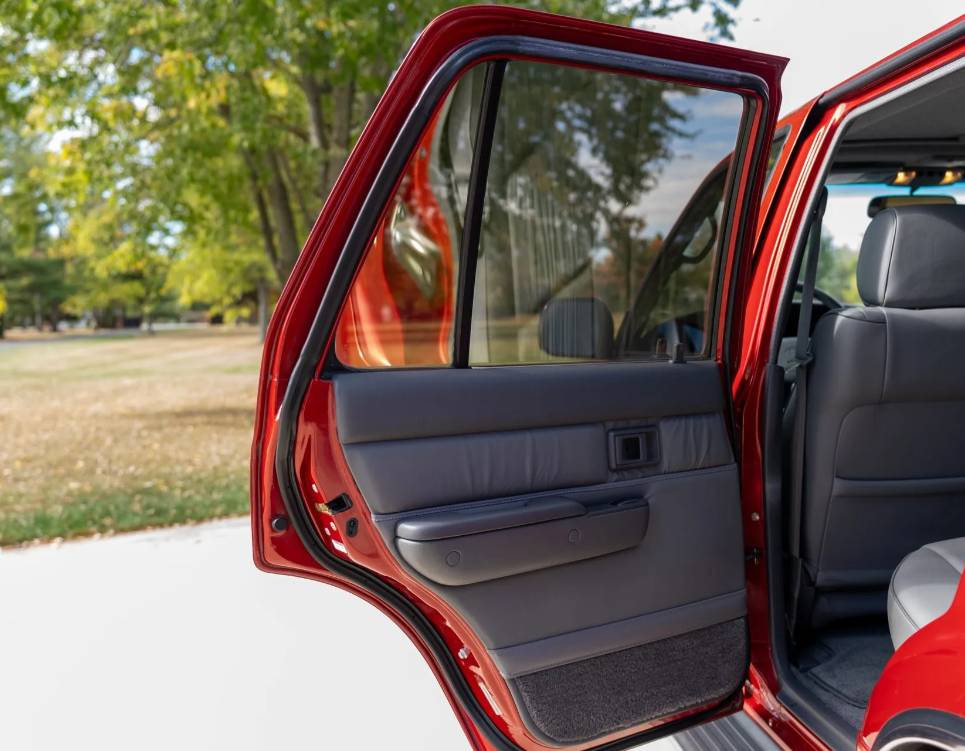 Toyota-4runner-sr5-1993-red-5