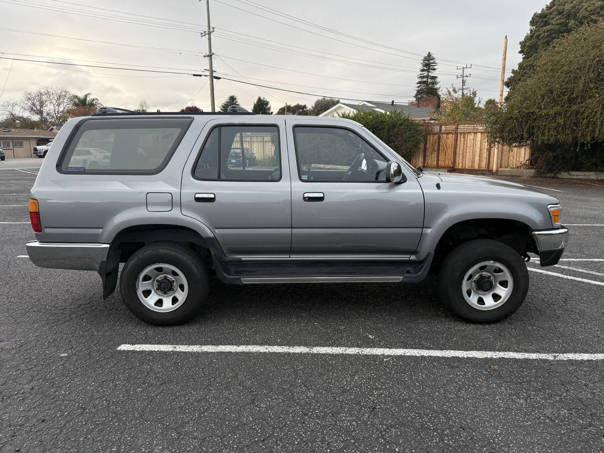 Toyota-4runner-sr5-1994-silver-3