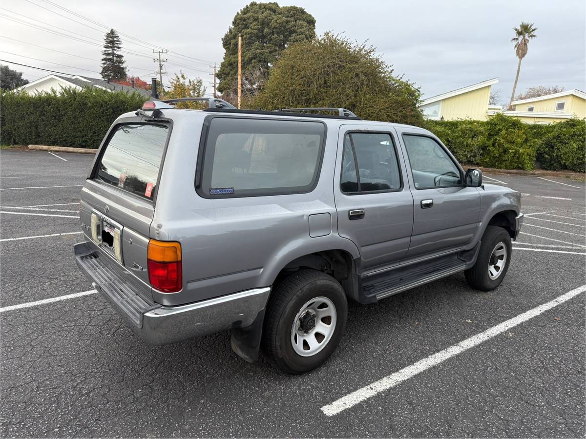 Toyota-4runner-sr5-1994-silver-9