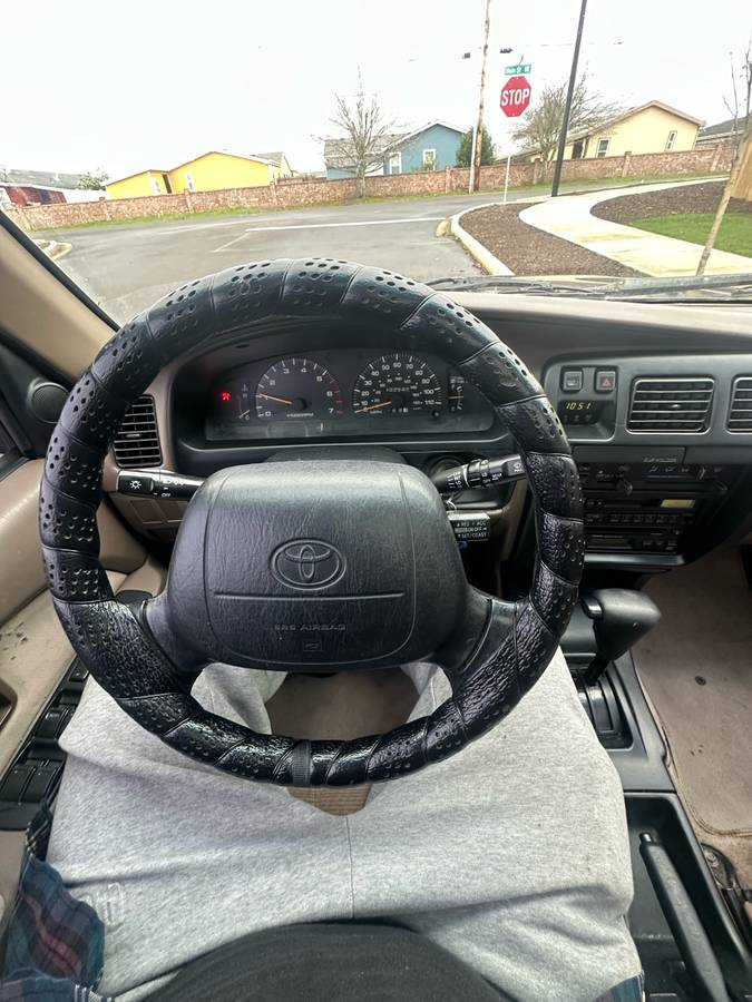 Toyota-4runner-sr5-1996-black-10