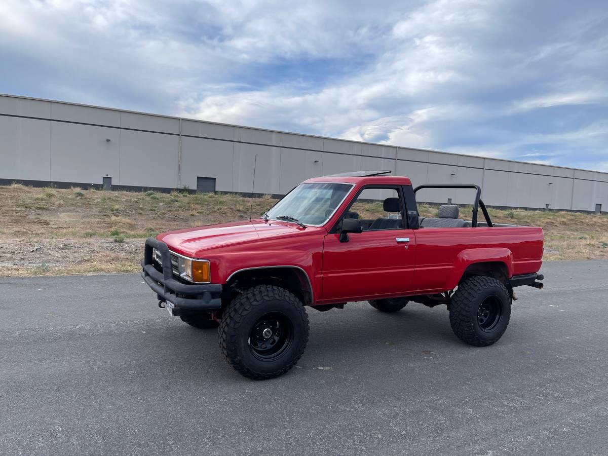 Toyota-4runner-sr5-4x4-1985-2