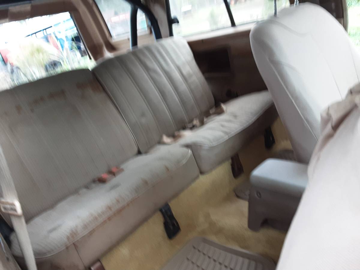 Toyota-4runner-sr5-4x4-1987-custom-12