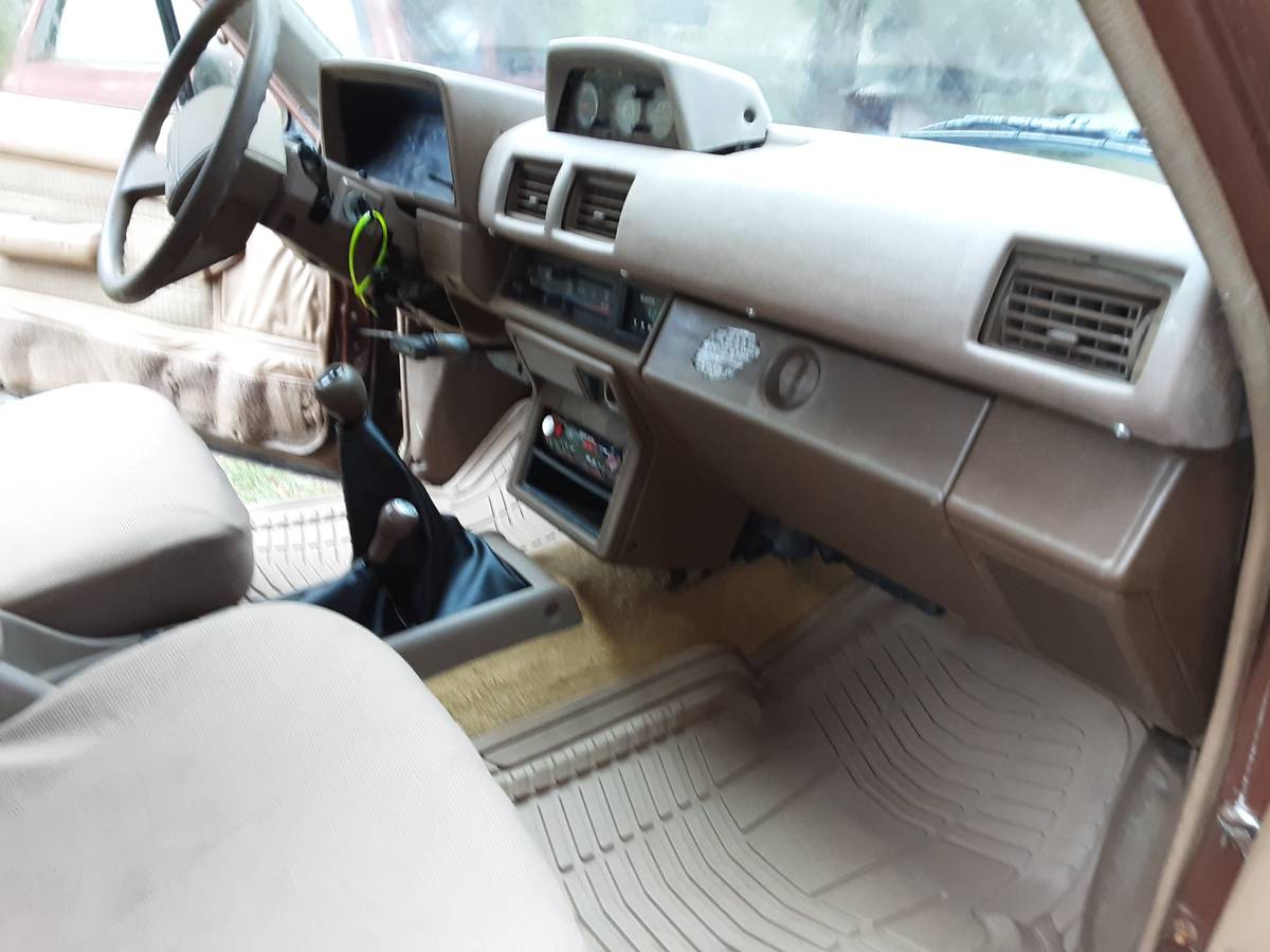 Toyota-4runner-sr5-4x4-1987-custom-13