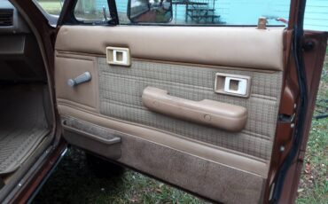 Toyota-4runner-sr5-4x4-1987-custom-15