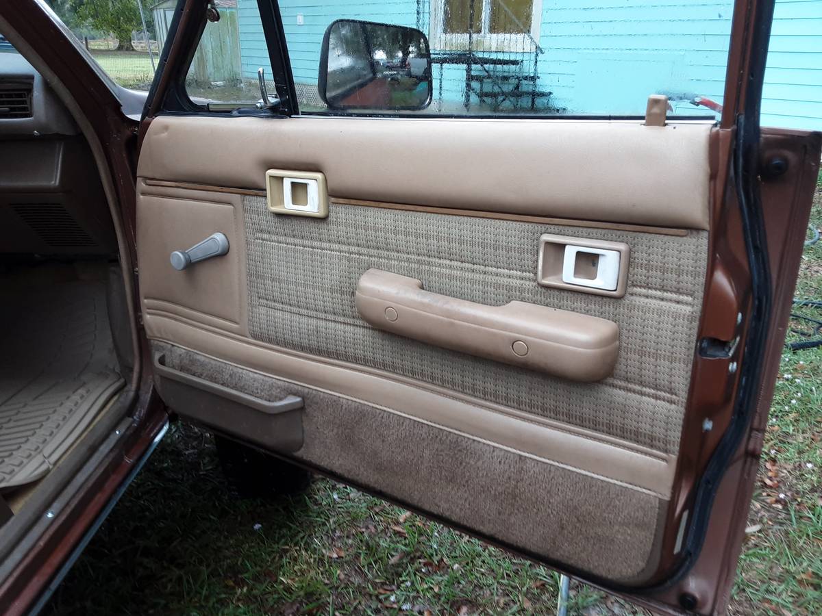 Toyota-4runner-sr5-4x4-1987-custom-15