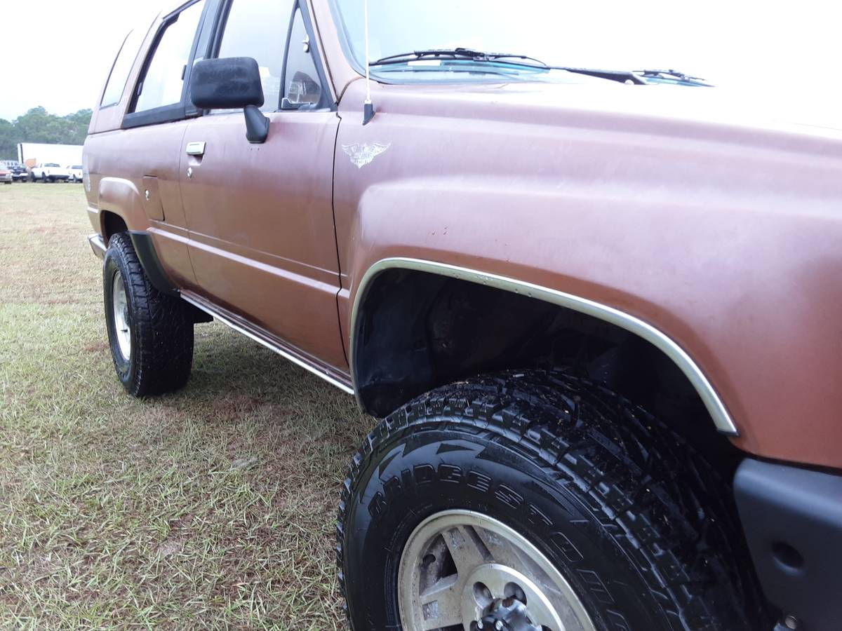 Toyota-4runner-sr5-4x4-1987-custom-3