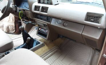 Toyota-4runner-sr5-4x4-1987-custom-4