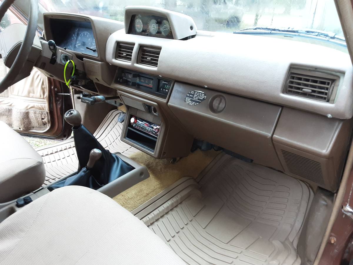 Toyota-4runner-sr5-4x4-1987-custom-4