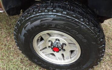 Toyota-4runner-sr5-4x4-1987-custom-7