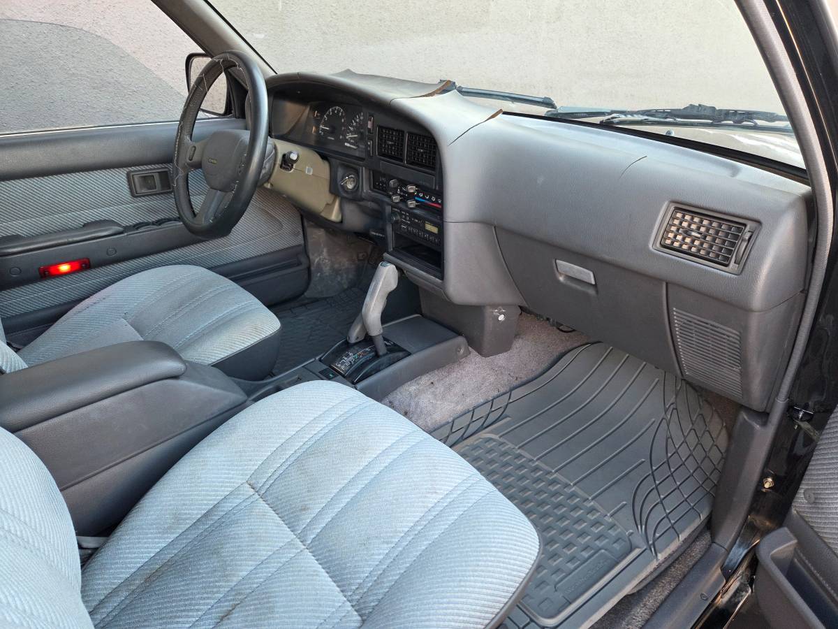 Toyota-4runner-sr5-4x4-1991-10
