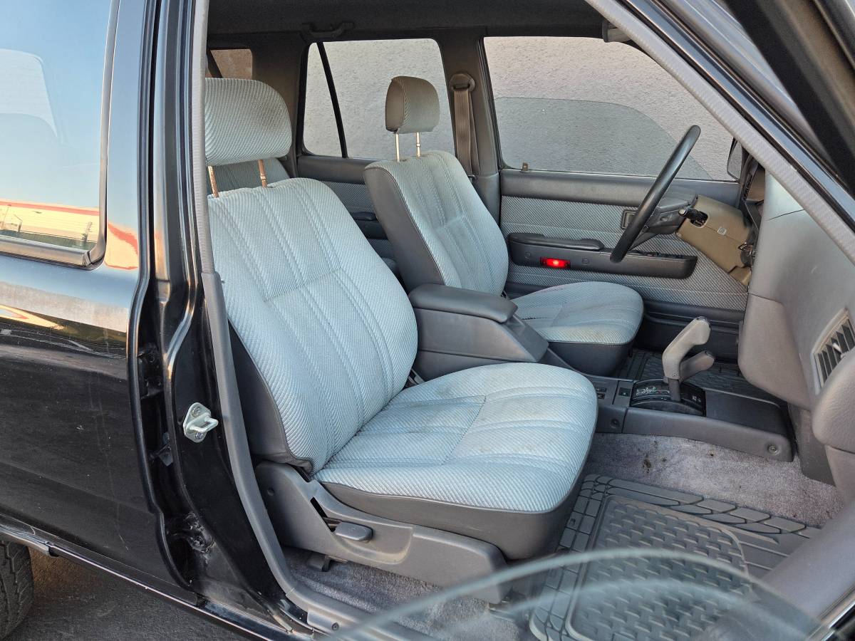 Toyota-4runner-sr5-4x4-1991-11