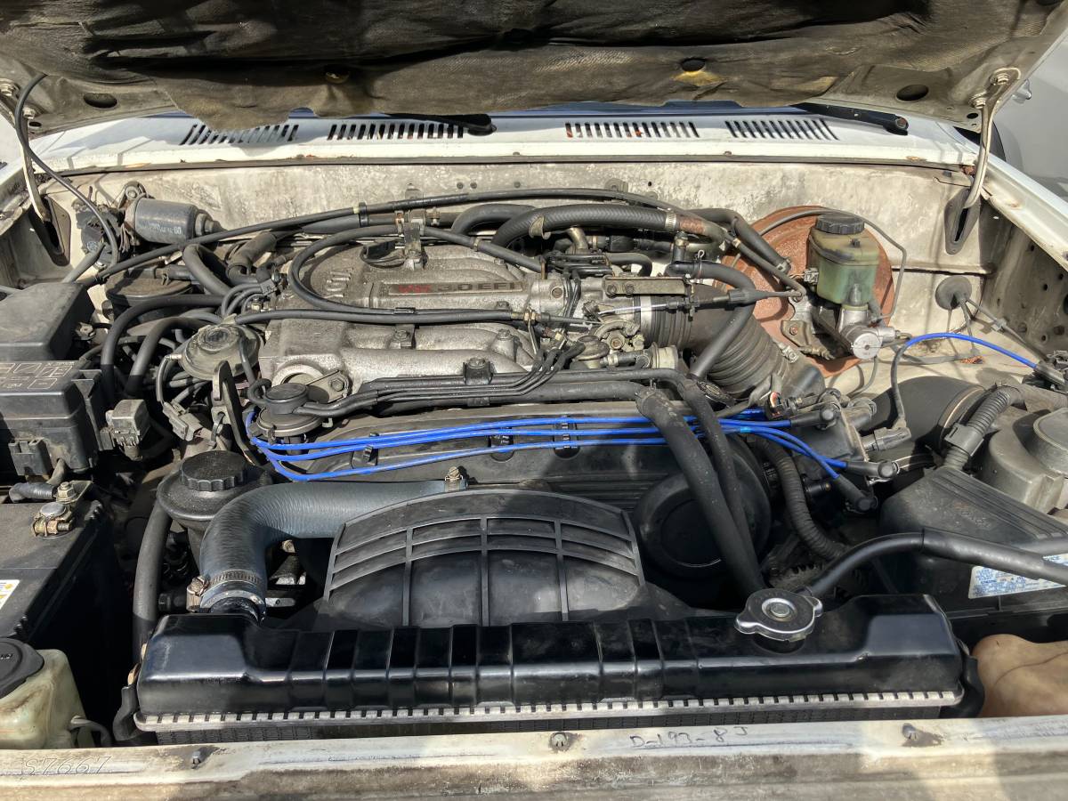 Toyota-4runner-sr5-4x4-1995-white-4