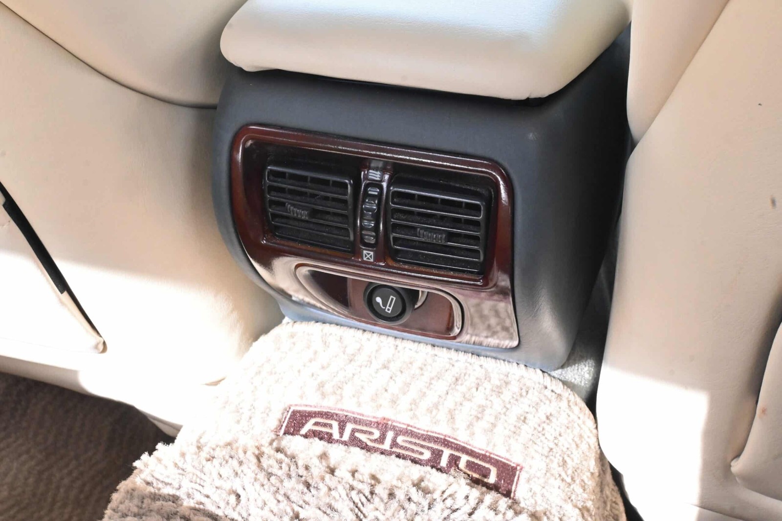 Toyota-Aristo-1993-Sedan-29