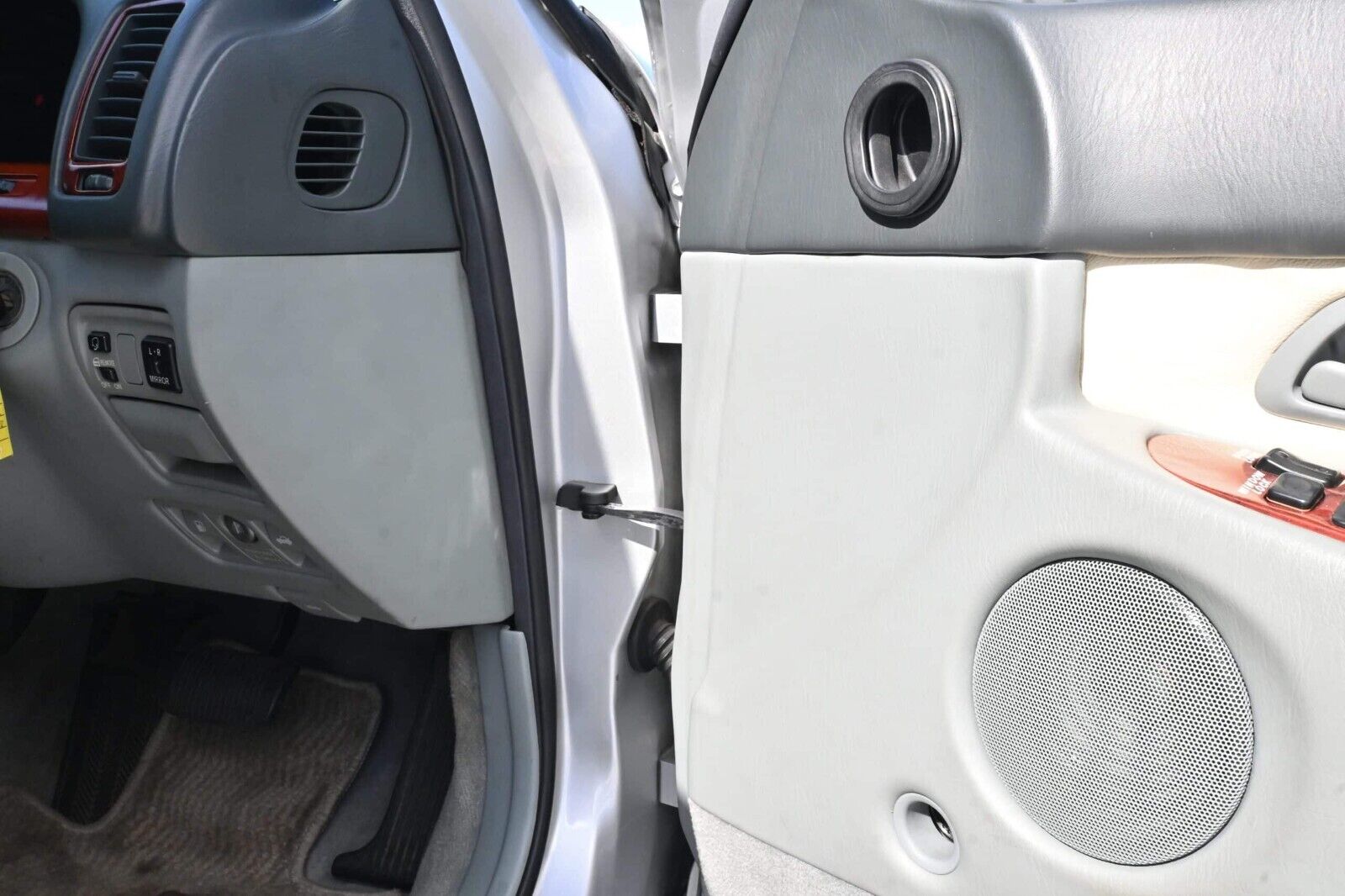 Toyota-Aristo-1993-Sedan-30