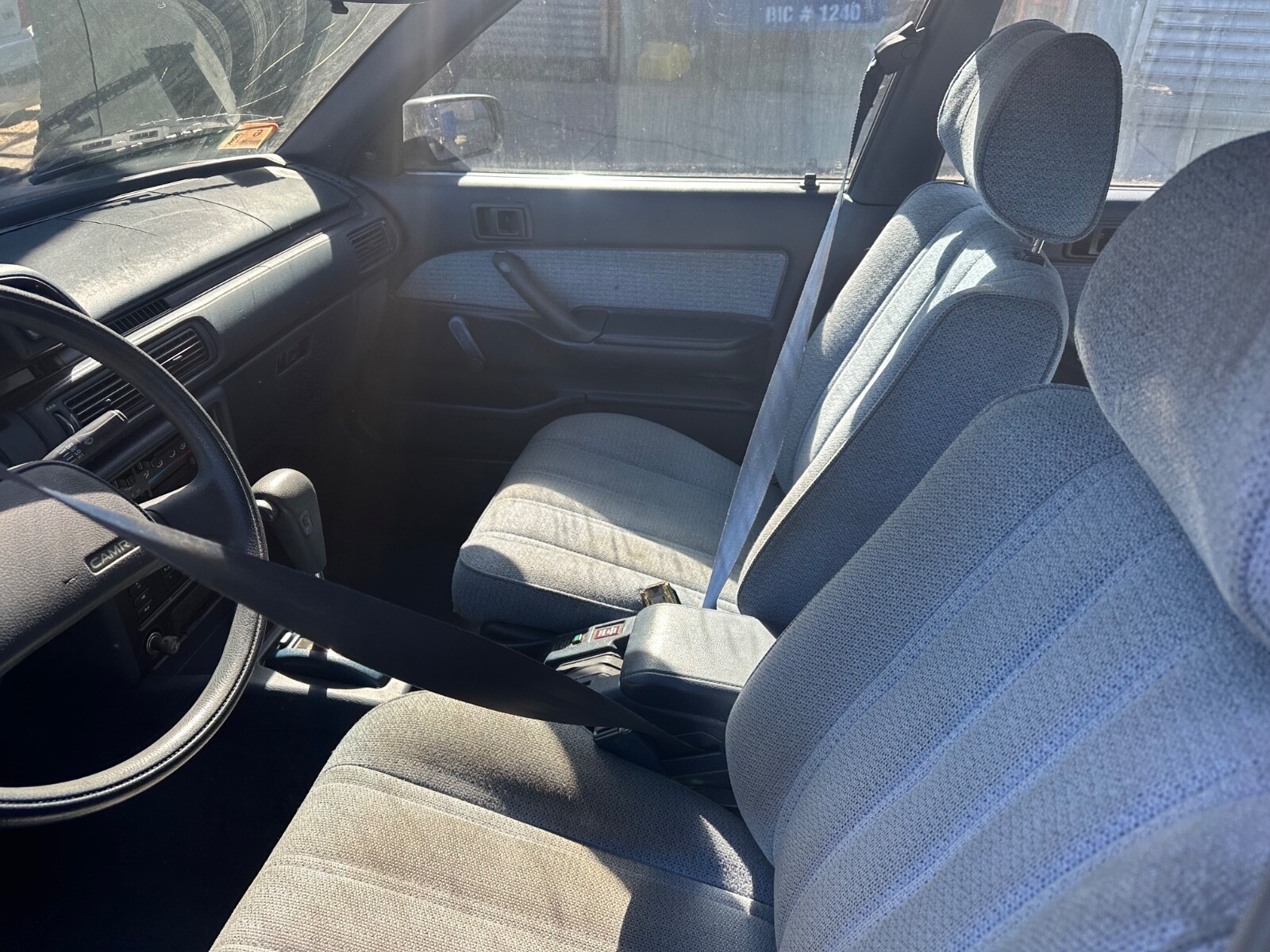 Toyota-Camry-1989-Sedan-14