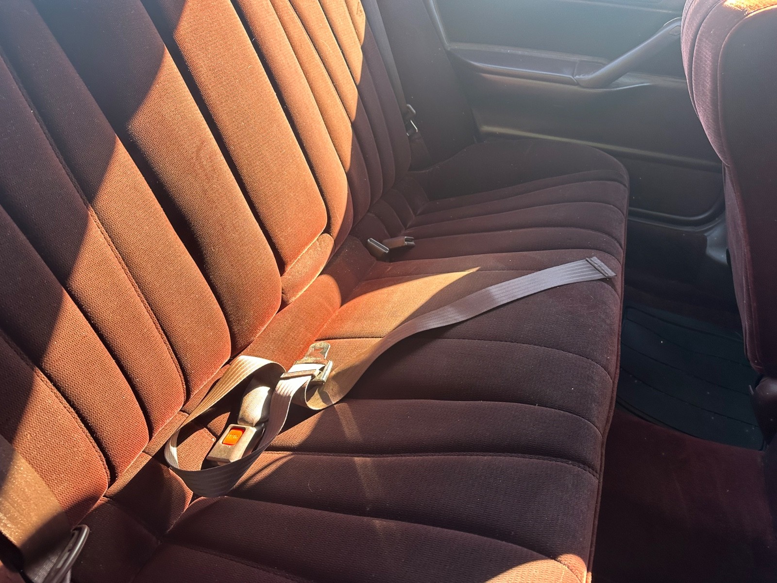 Toyota-Camry-1989-Sedan-14