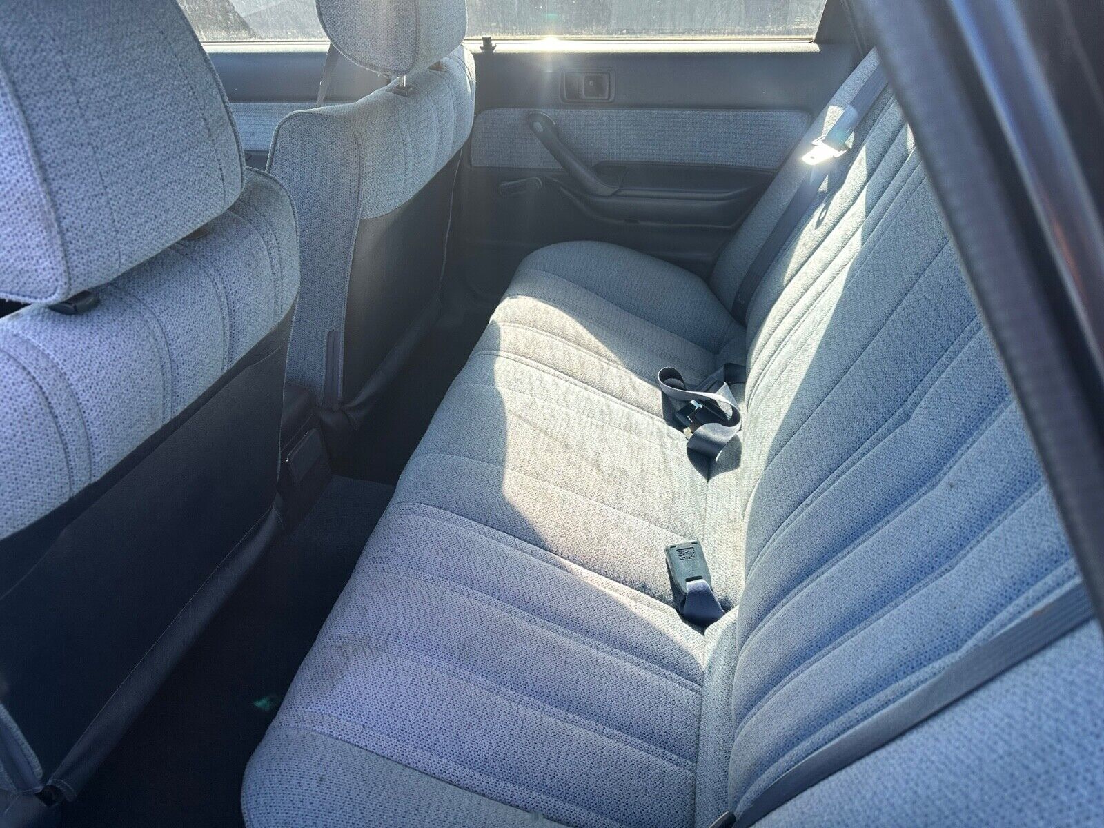 Toyota-Camry-1989-Sedan-15