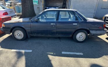 Toyota-Camry-1989-Sedan-2