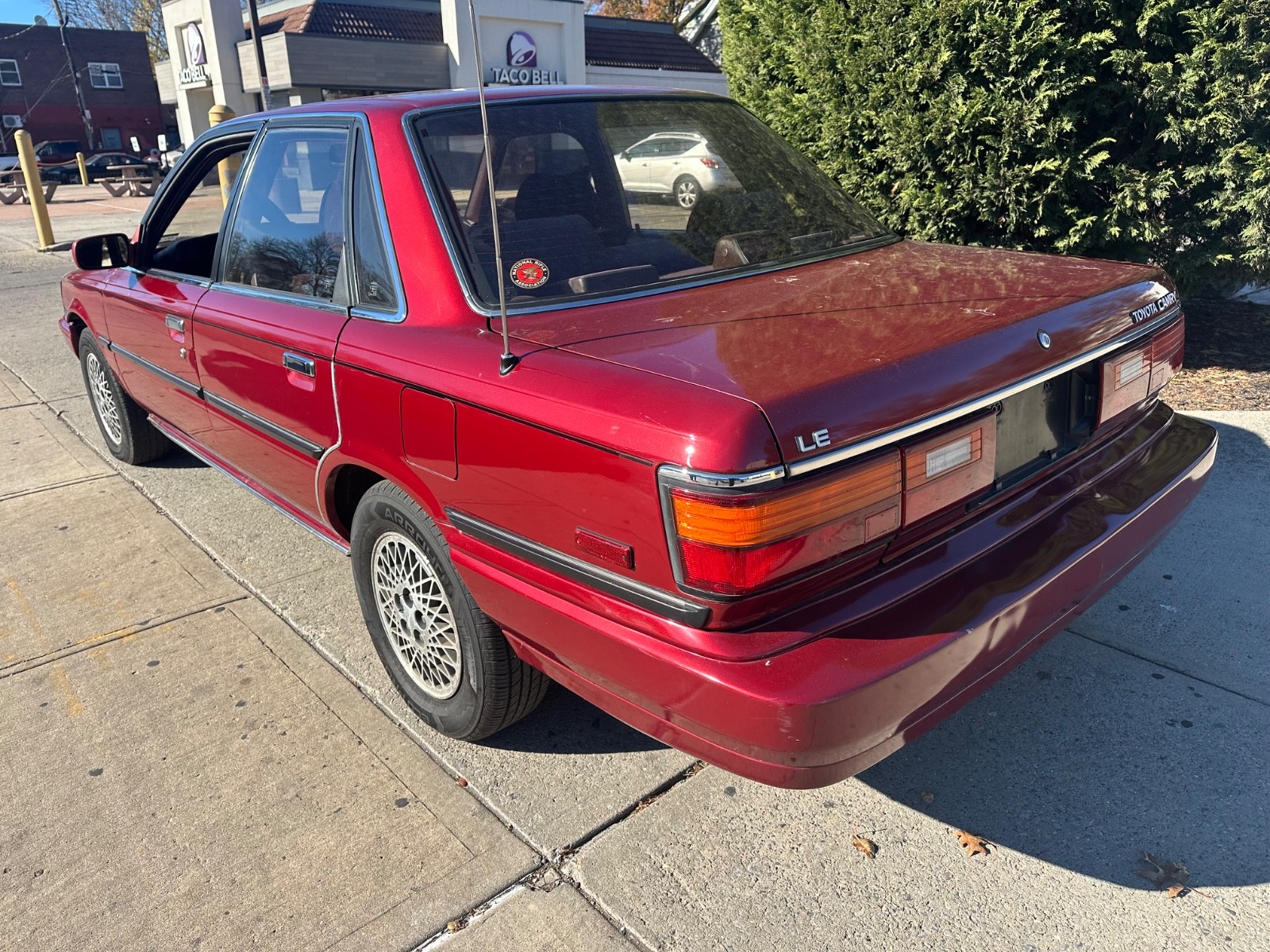 Toyota-Camry-1989-Sedan-2
