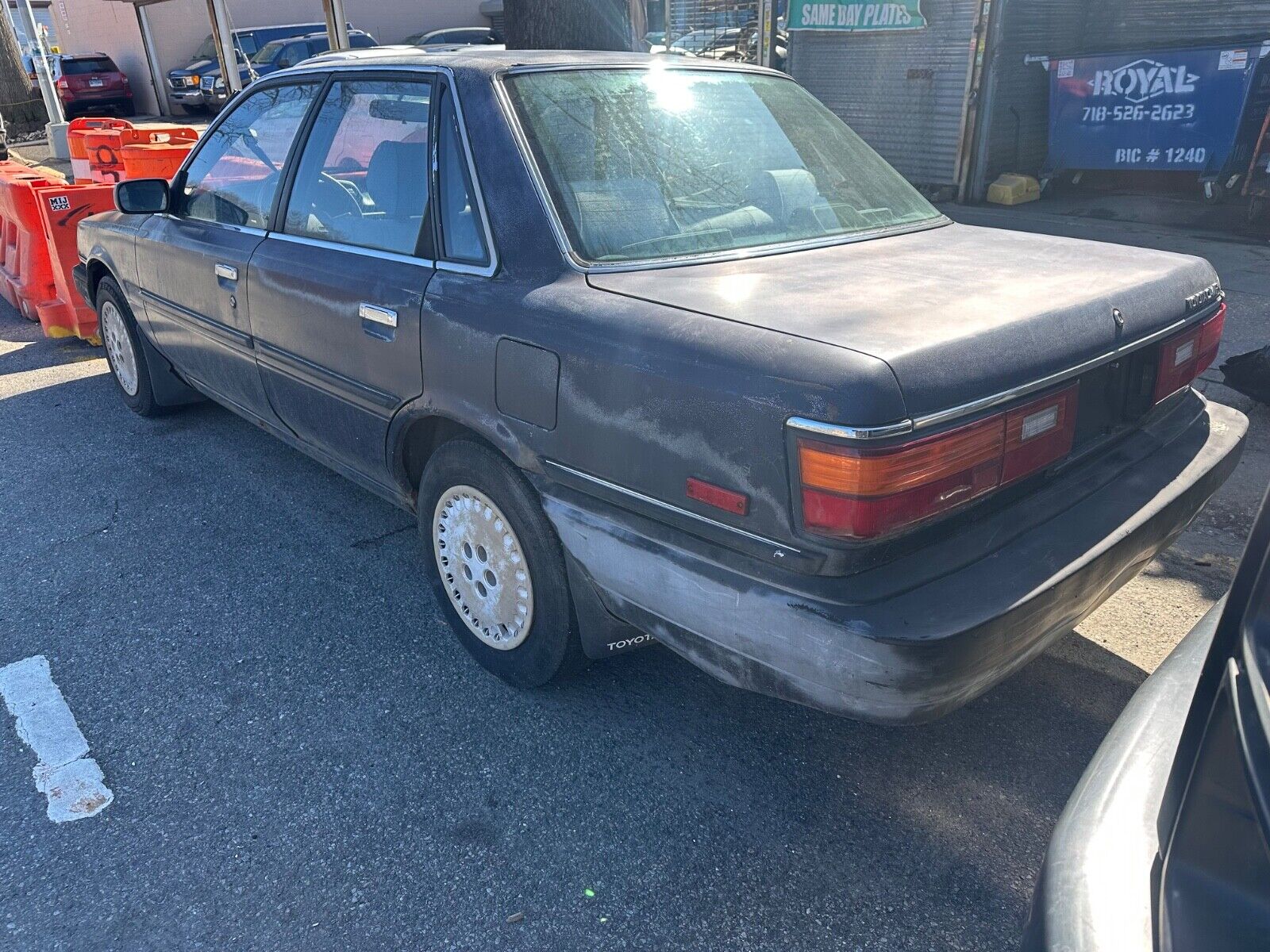 Toyota-Camry-1989-Sedan-3