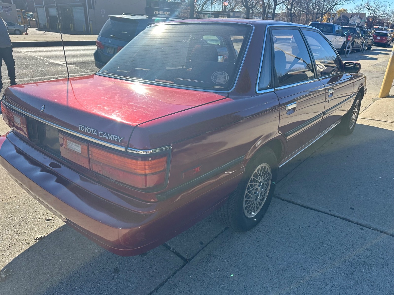 Toyota-Camry-1989-Sedan-3