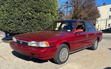 Toyota-Camry-1989-Sedan