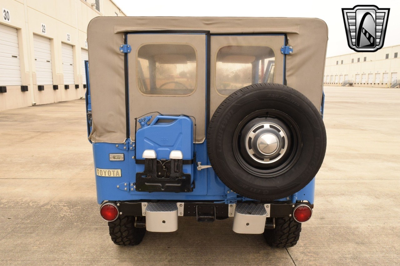 Toyota-FJ-Cruiser-1974-other-25